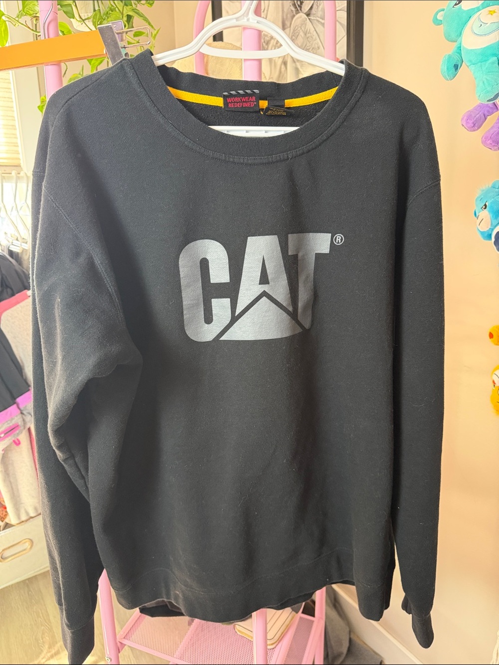 CAT | MENS BLACK SWEATSHIRT CHEST LOGO CREW NECK - Picture 2 of 5